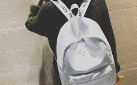 漂亮小姐姐双肩包图片,揭秘网红小姐姐的必备双肩包